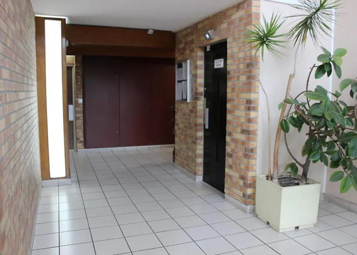 4 Chambres Television -Jean Mace